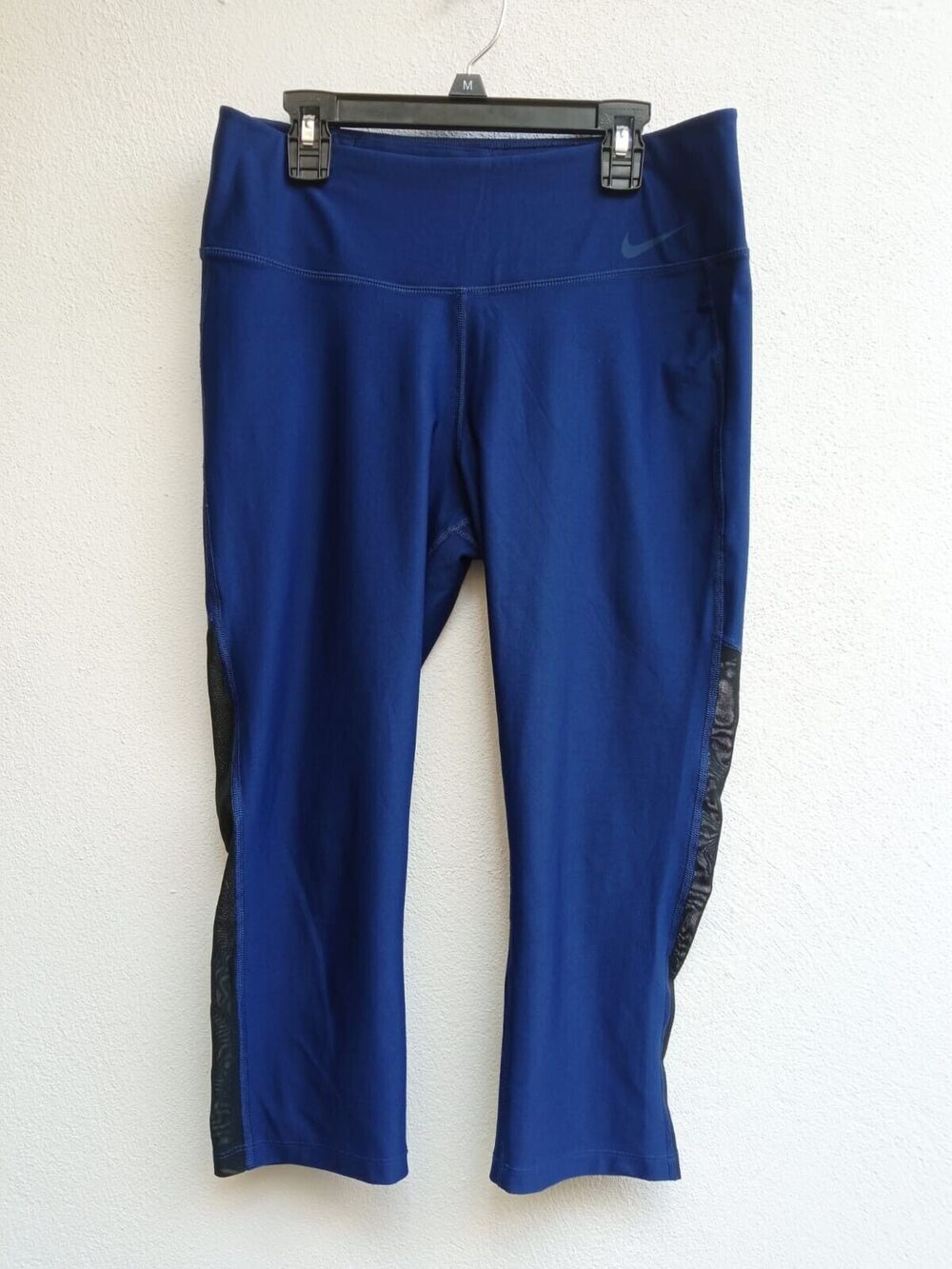 Nike Women's Leggings Blue Capri Pants Workout Athletic Blue Size M NWOT